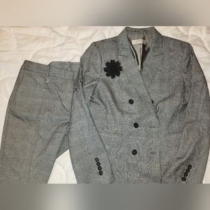 Tahari black white with blue stripe plaid pants suit, size 12. EUC